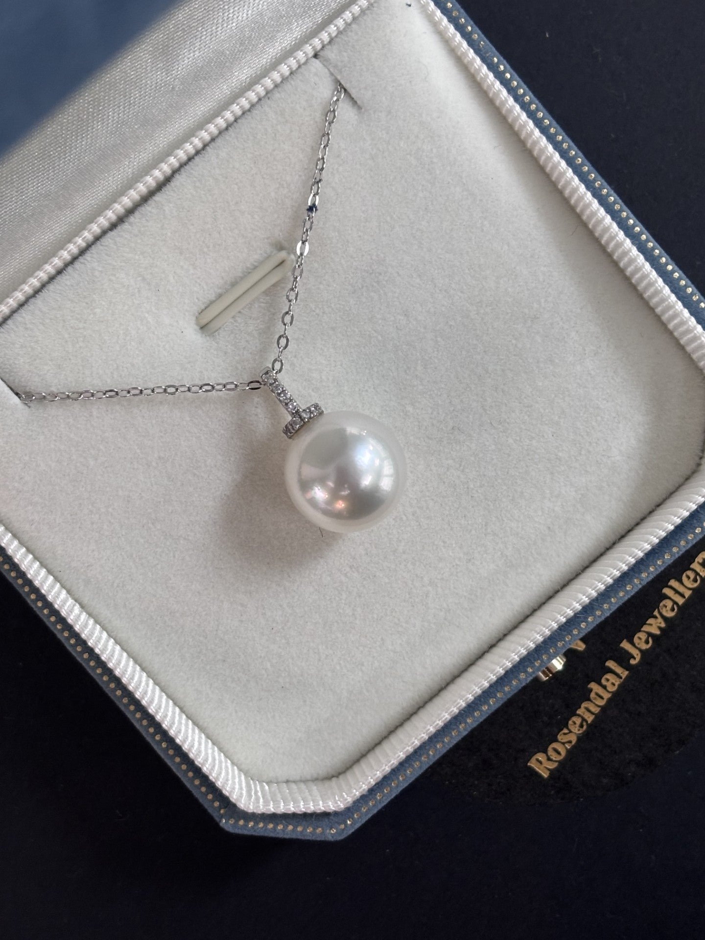 12mm Round White South Sea Pearl Pendant - 18kt White Gold