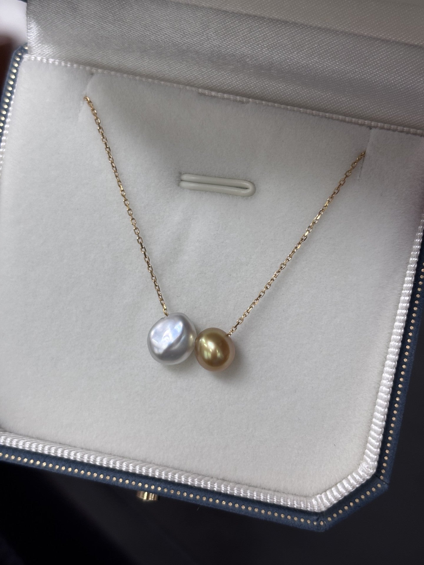 Double-Keshi Pearl Pendant - 18kt Yellow Gold Chain