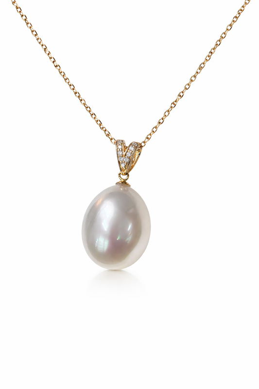 13mm Oval White South Pearl (P) Pendant - 18kt Yellow Gold