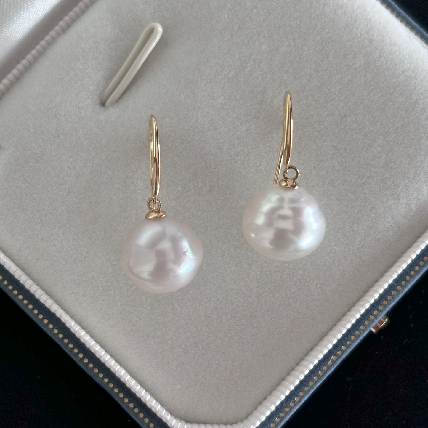 11mm Tear Drop White South Sea Pearl Earring - Yellow Gold