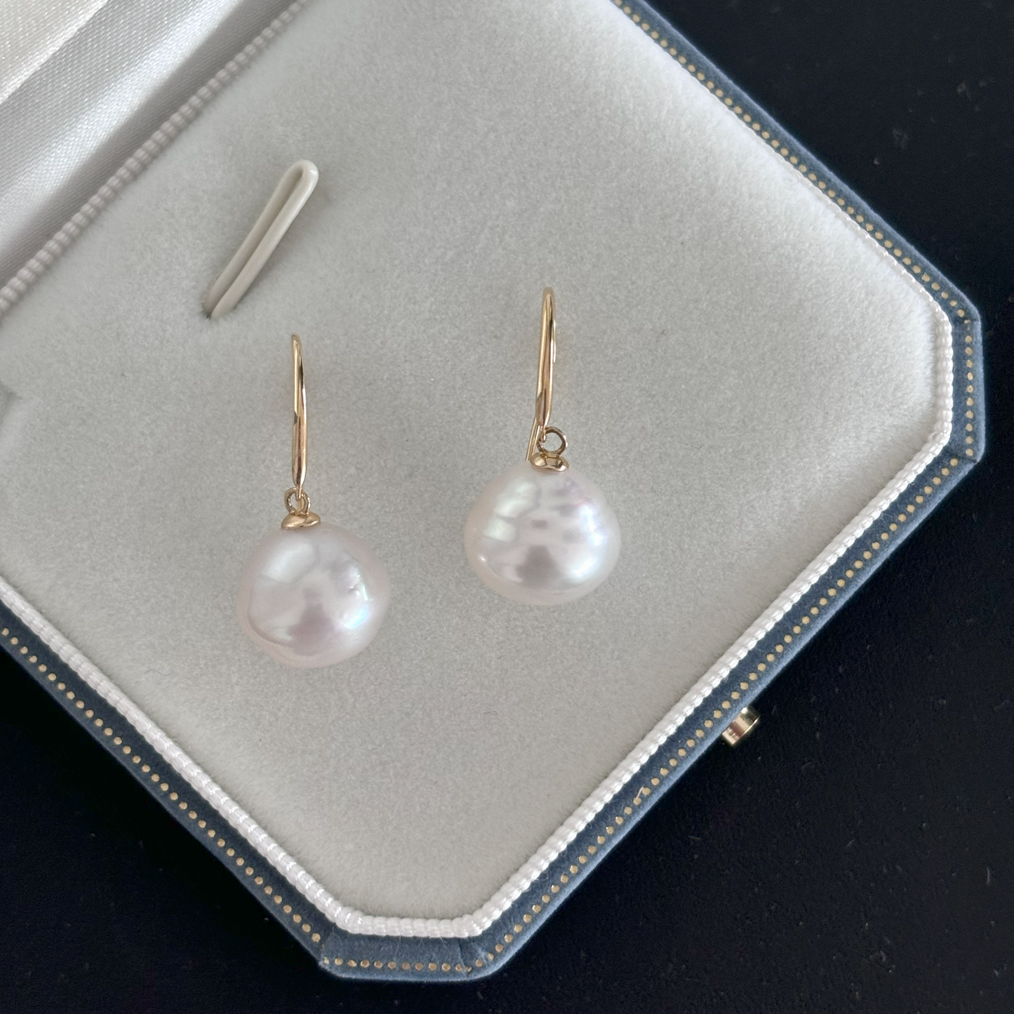 11mm Tear Drop White South Sea Pearl Earring - Yellow Gold