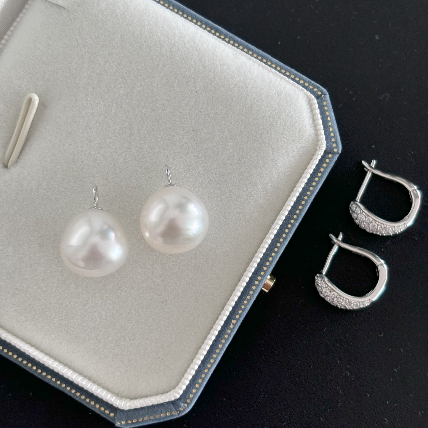 11mm Tear Drop White South Sea Pearl Earring - Yellow Gold