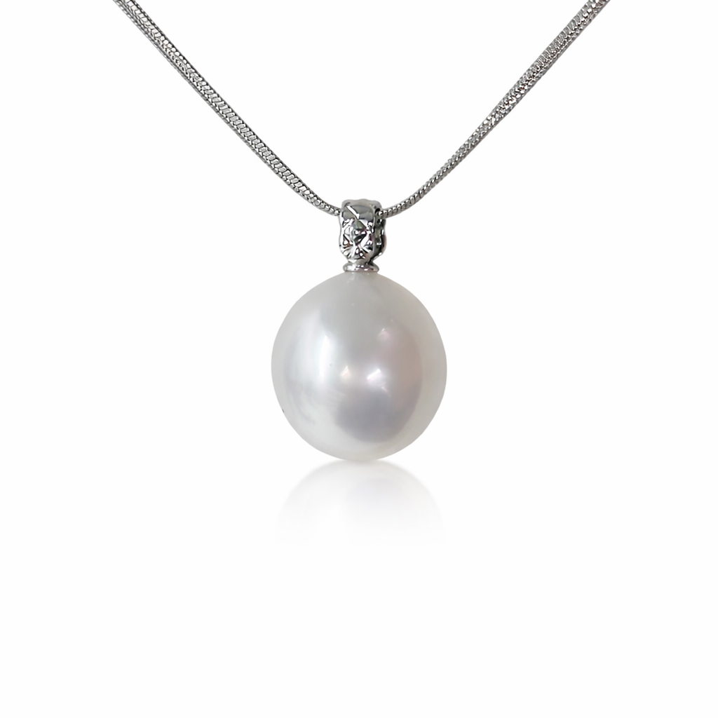 12mm Oval Australian White South Sea Pearl Pendant - 18KT White Gold with Natural Diamond (Copy)